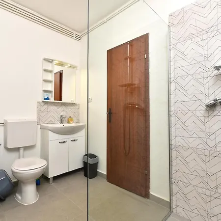 Fuer 4 Personen Ca 57 Qm In Fazana, Istrien Istrische Riviera Appartement Valbandon